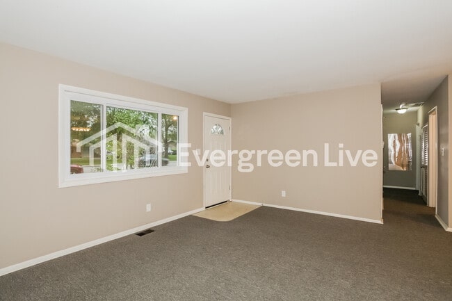 Photo - 307 W Martindale Rd