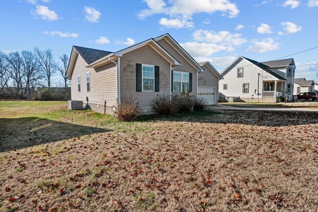 Photo - Spacious 3-Bedroom, 2-Bath Home with Over 2,000 Sq. Ft. in Oak Grove