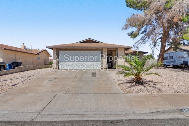 Building Photo - Henderson!!! 4 Bedrooms!! Single Story!! 2 car garage!! Big Back Yard!!! No HOA!! All Appliances!!