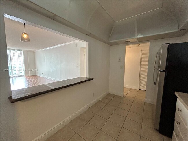 Photo - 19390 Collins Ave Unidad 1212