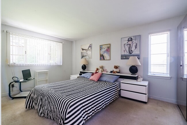 Photo - 16 Lafayette Rd