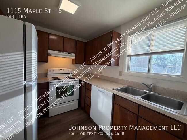 Photo - 1115 Maple St Unit 5