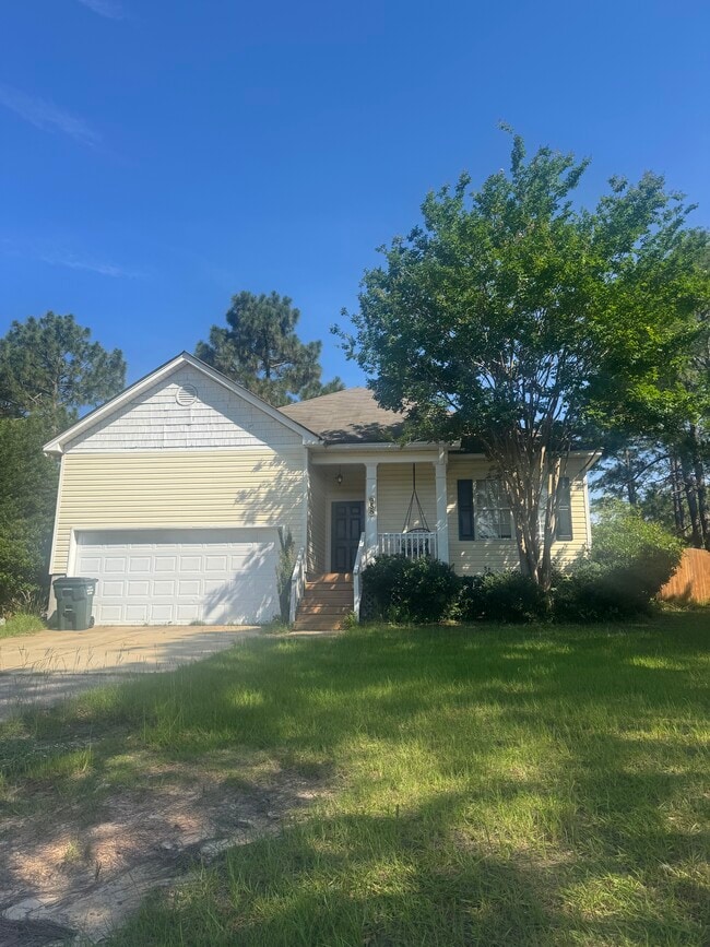 Photo - 958 Woodtrail Dr House