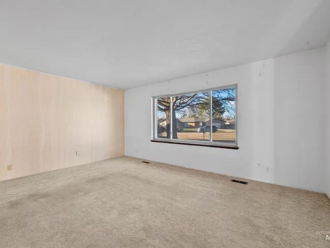 Photo - 80 S Heather Dr