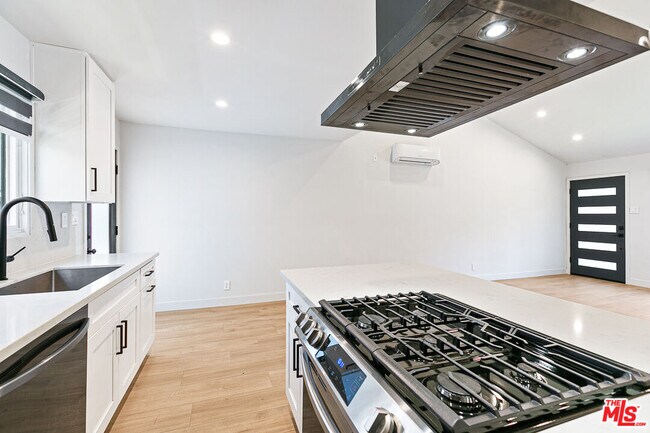 Photo - 10420 Regent St Unidad 10424