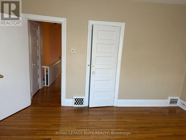 Photo - 176 Westmount Ave