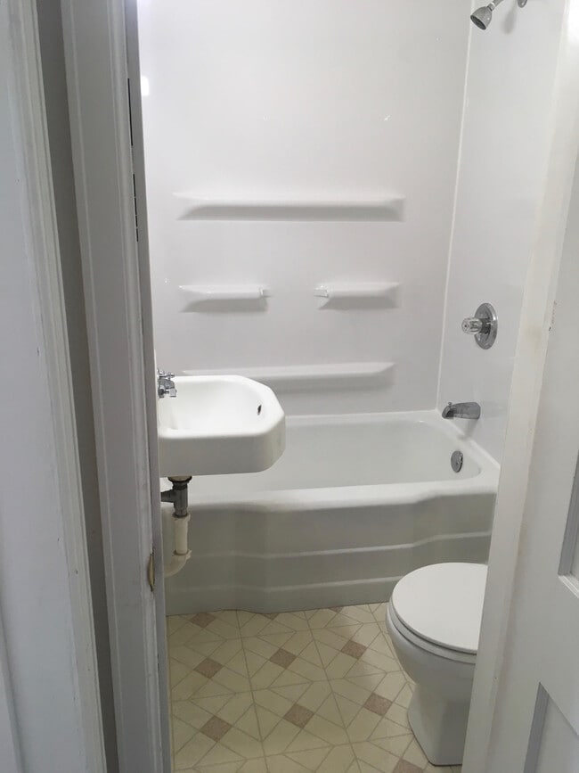 Photo - 2103 Olive St