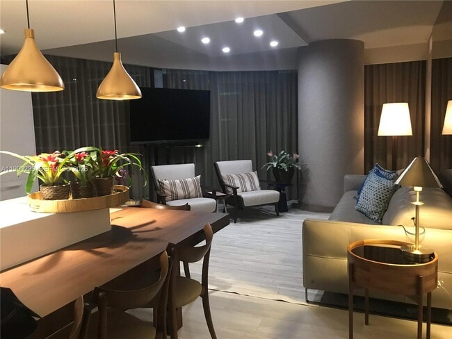 Photo - 45 SW 9th St Unidad 1401