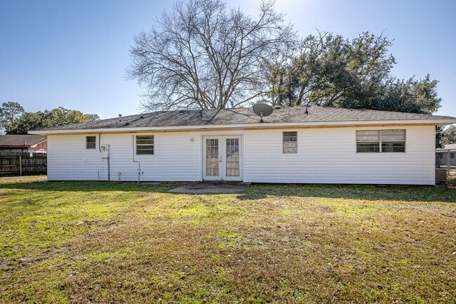 Photo - Charming 3-Bed, 2-Bath Home in Pascagoula – Great Location!