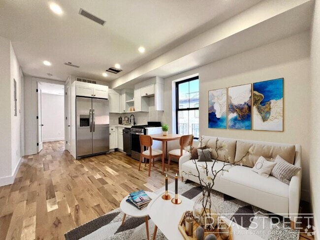 Building Photo - Marconi Pl Unit 3 Rental