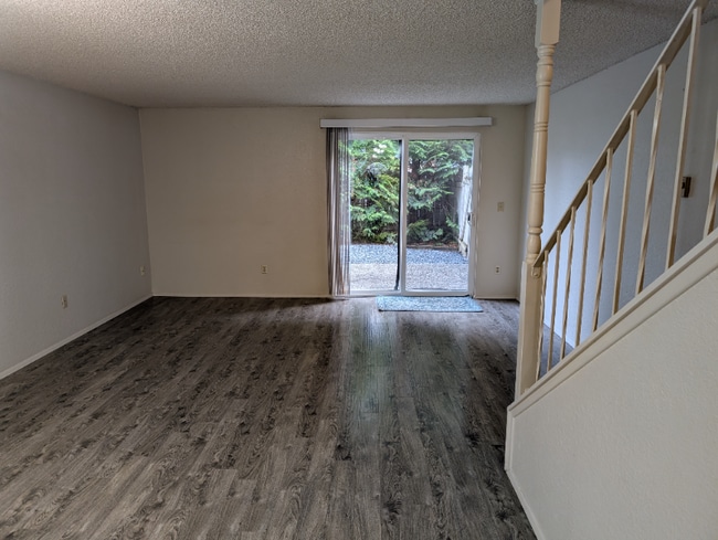 Photo - 4617 80th St NE