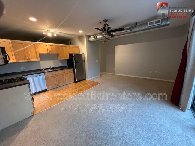 Photo - 2080 N Commerce St Unidad 204