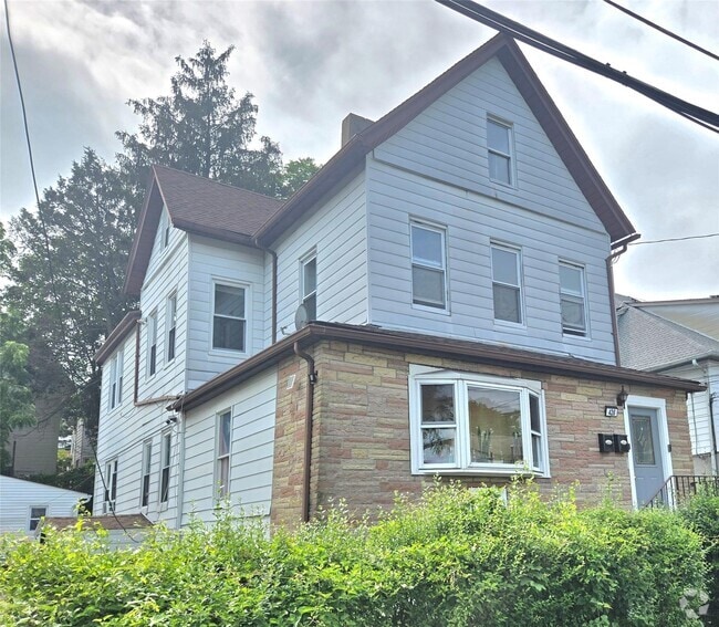 Building Photo - 426 Dunham Ave Rental