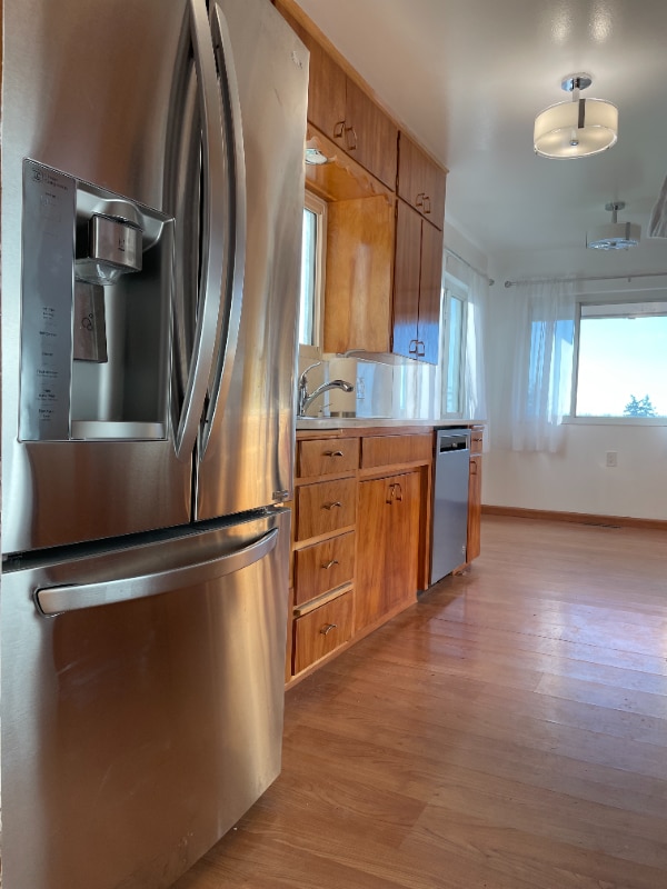 Photo - 129 126th St E