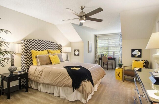 Photo - 100 Ladson Ct