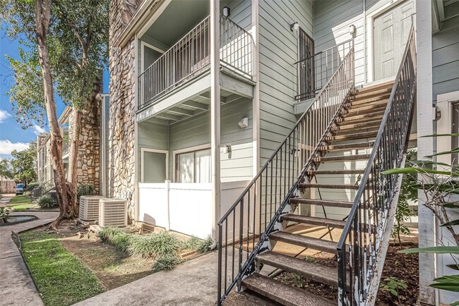 Photo - 3758 Tanglewilde St Unidad 2