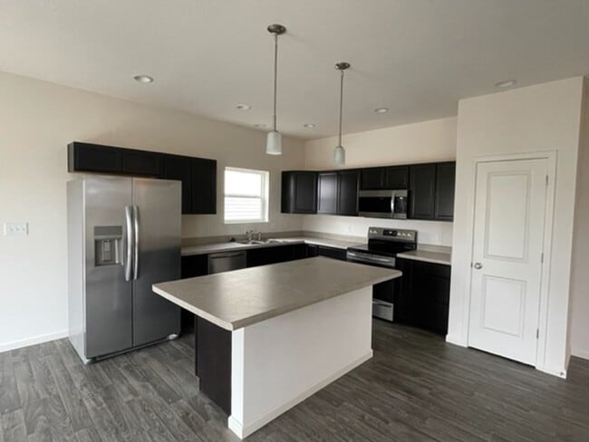 Building Photo - Avalon Bluff...3 Bedroom 2 Bath House