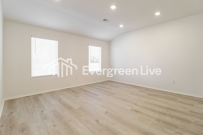 Photo - 117 Jasmine Ct