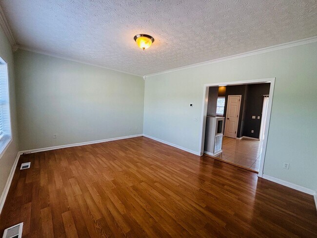 Photo - Conveniently located 2 Bedroom, 1.5 Bath Townhouse