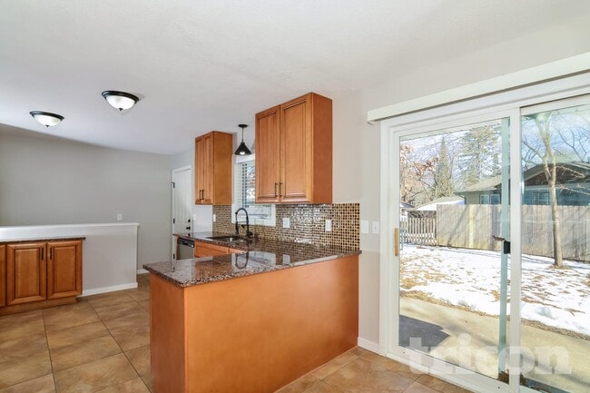 Photo - 1420 Boone Ave N