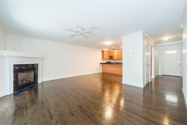 Photo - 7 Dewey St