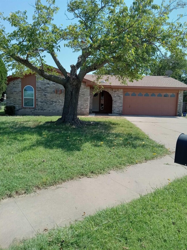 Building Photo - 2313 Randolph Dr Rental