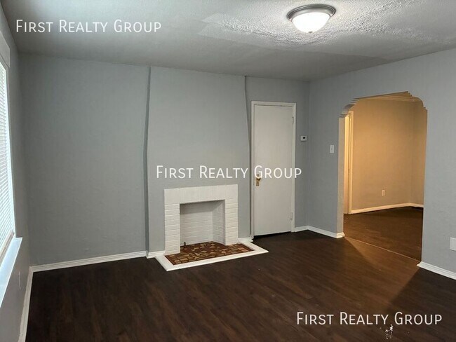 Photo - 2921 N Main St Unit Apt. 5