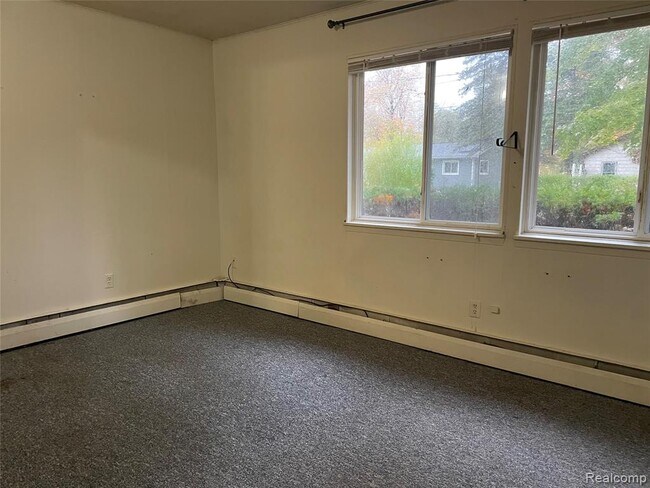 Photo - 6482 Riverdale Rd