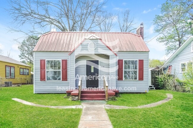 Photo - 410 8th St S