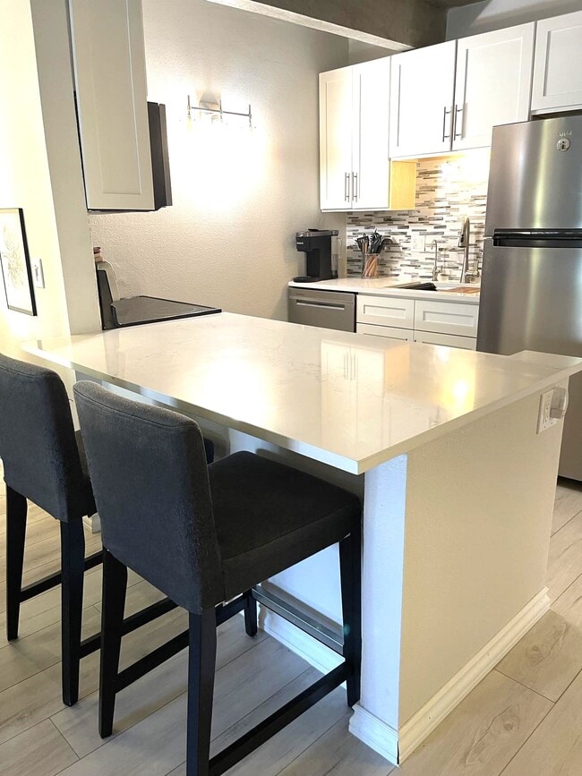 Building Photo - 1265 Race St Unit 508