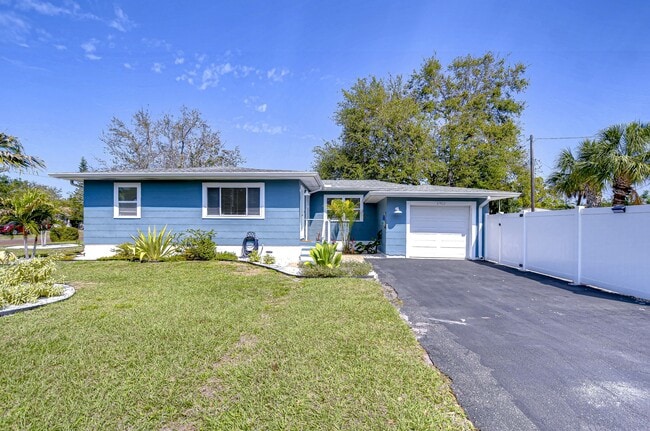 Photo - 1922 55th St S