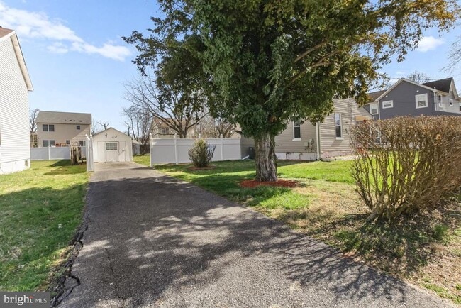 Building Photo - 6613 Fairmount Ave