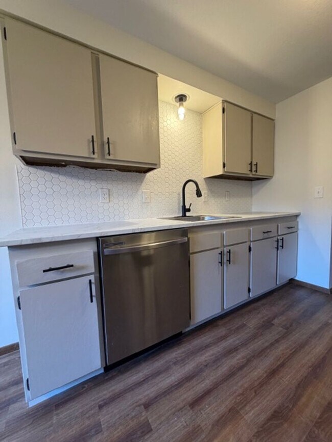 Photo - MIN912 Unit B