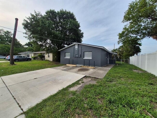 Photo - 1726 W Chestnut St