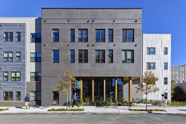 Building Photo - NC Five Rental
