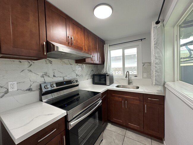 Photo - 99-741 Hulumanu St Unit 101