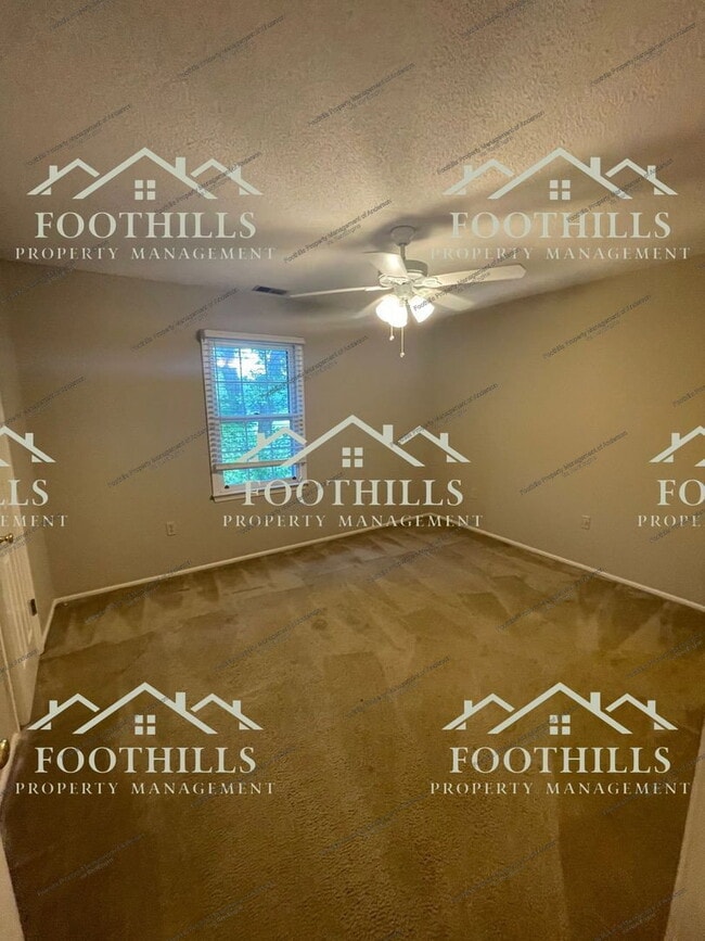 Photo - 323 Johnson Ave