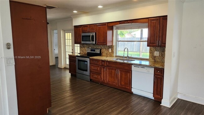 Photo - 3 Forest Hills Ln