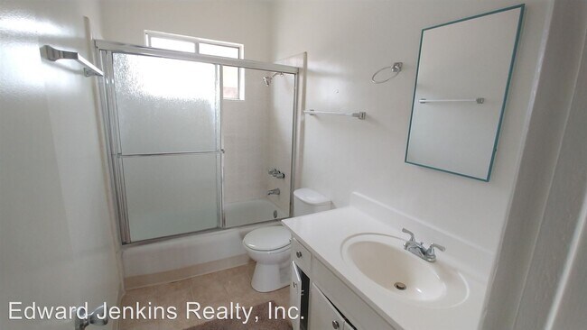 Photo - 12717 Cranbrook Ave