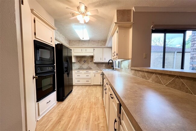 Photo - 11954 Brook Meadows Ln