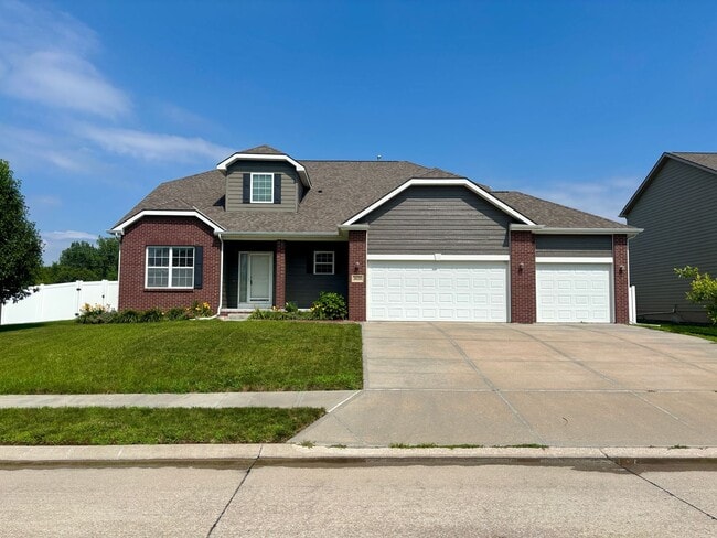 Building Photo - 2625 N 169th St