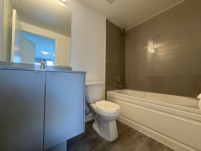 Photo - BURLINGTON – 2 BEDROOM + DEN – 2 BATHROOM – CONDO – $2,699 – ONLY Unit 2Bed + Den