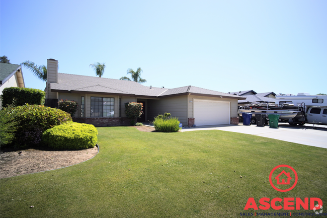 Building Photo - Cozy Home Located In Oildale!