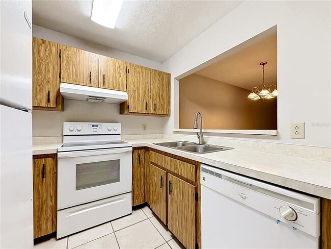 Photo - 2113 NE 38th St