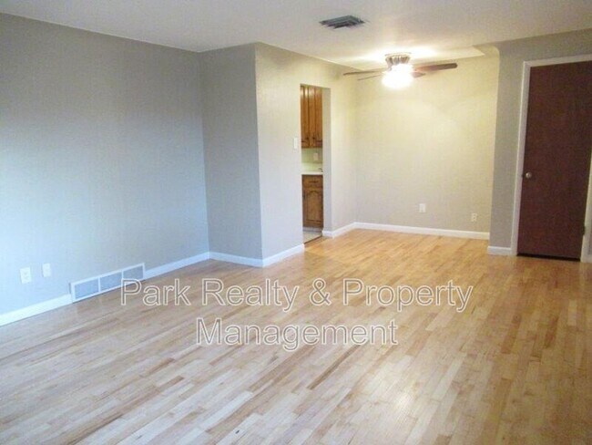 Photo - 1672 S Benton St