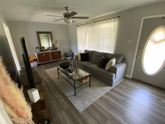 Photo - 416 Bayou Oaks Dr