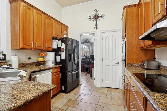 208 Annette Dr