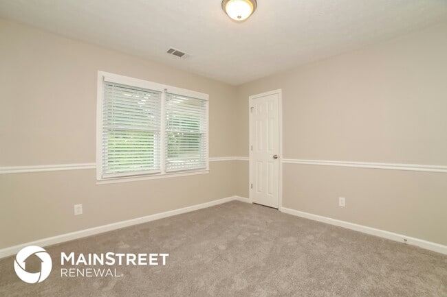 Photo - 8218 Lakeview Dr SW