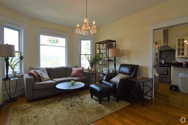 Building Photo - 14 Breck Ave Unit 2 Rental