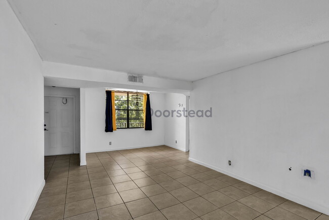 Building Photo - 3590 Blue Lake Dr Unit apt 501a